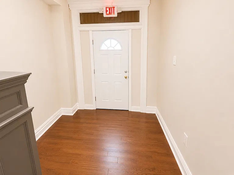 454 4th Ave W #1 — Photo 14