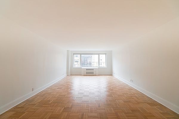 1st image of 920 Park Ave #5C