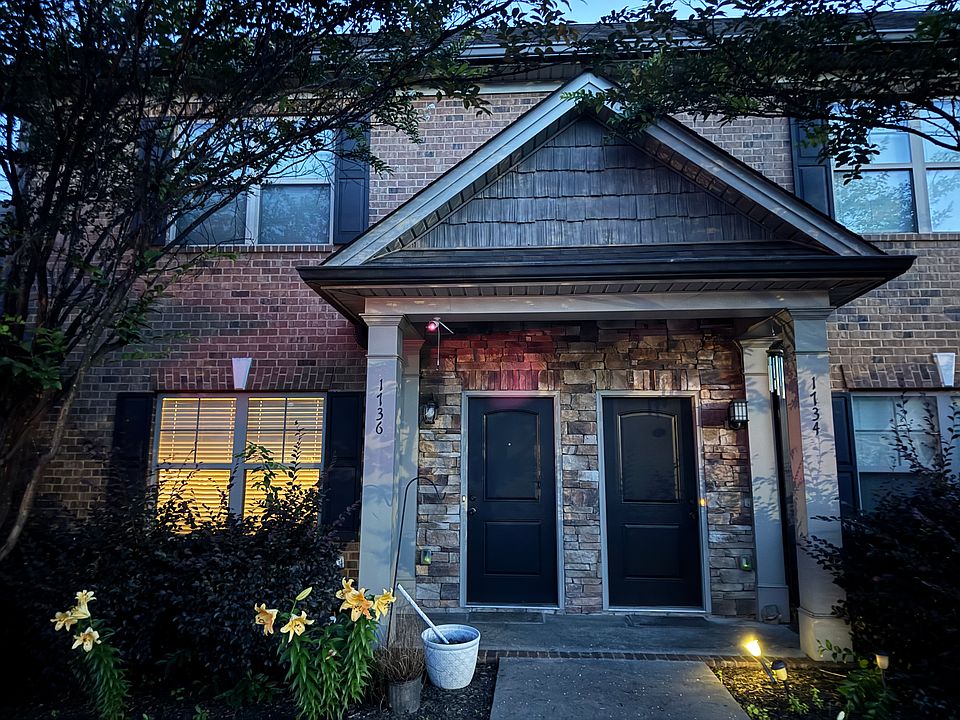 2nd image of 1736 Stonebriar Dr NE