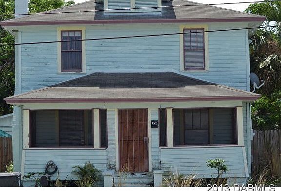 2nd image of 221 Congress Ave