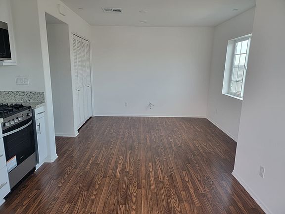 3rd image of 2-3376 O'Rourke Ave