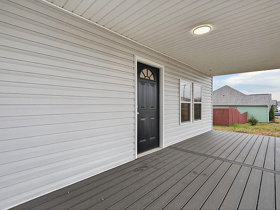 4th image of 583 Berry Rd