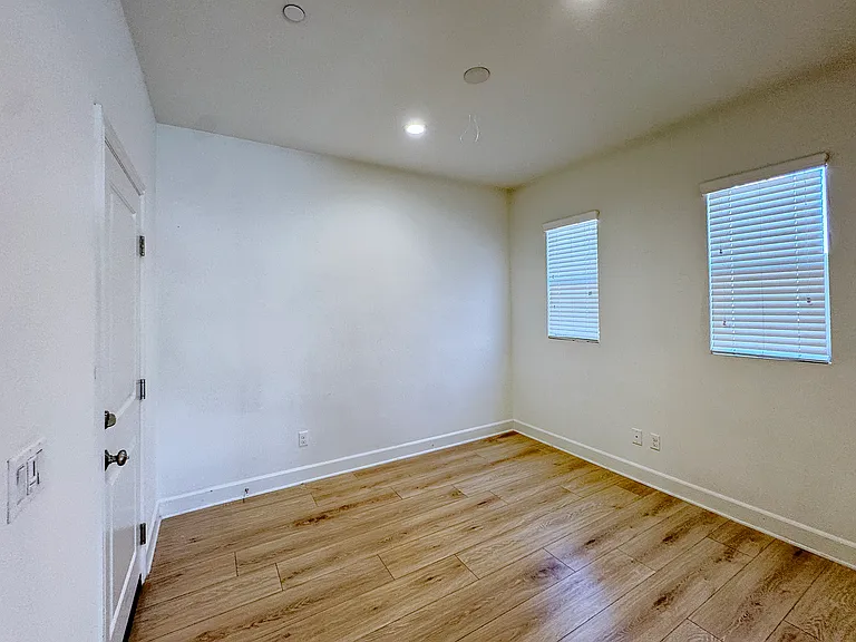 4872 S Rosemary Way — Photo 8