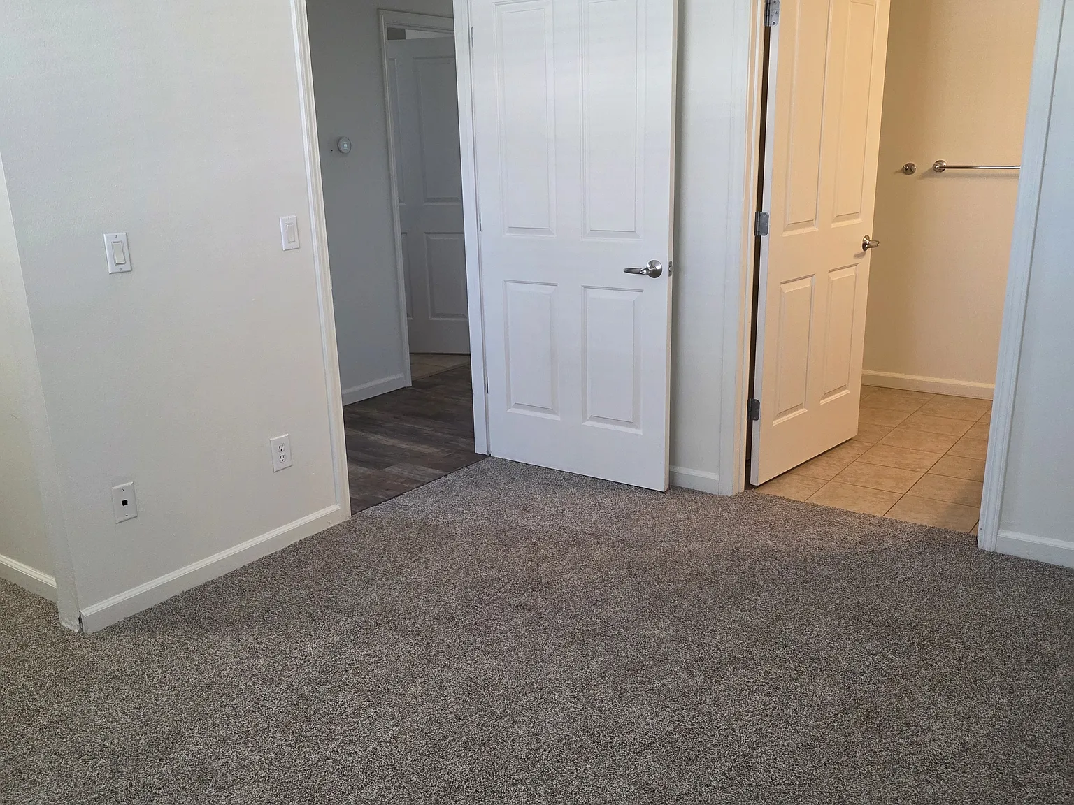 Studio, 550 sqft, $1,699 — Photo 3