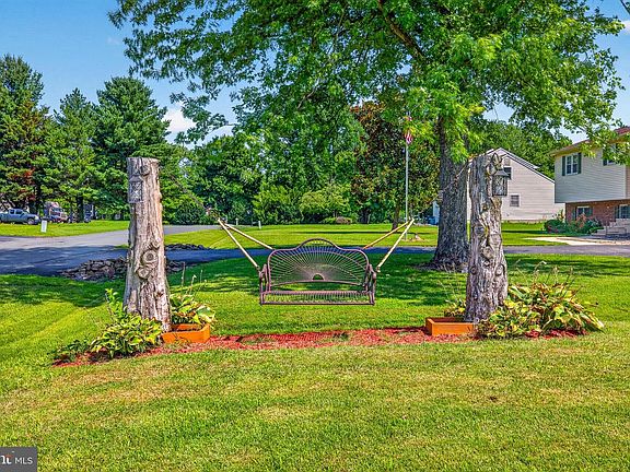 4th image of 115 Brantwood Dr