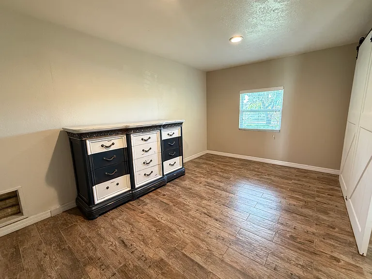11305 Oak Dr #R — Photo 7