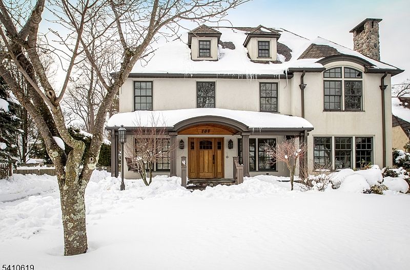 1st image of 105 Larned Rd