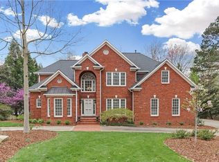 2 Elm Ridge Ln, Greensboro, NC 27408