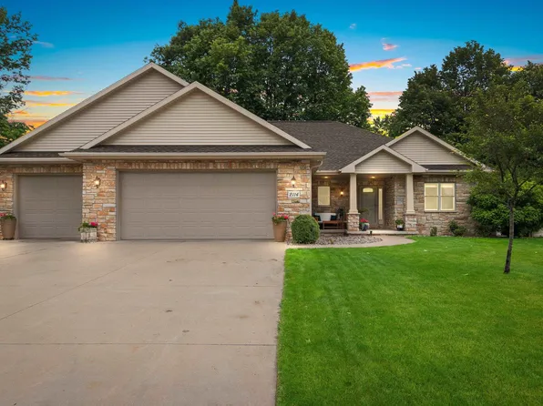 2114 N Gate Rd, Green Bay, WI 54313
