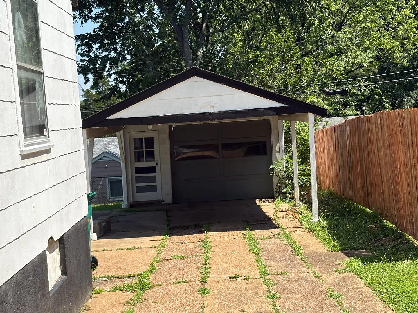 7861 Madison Dr — Photo 3