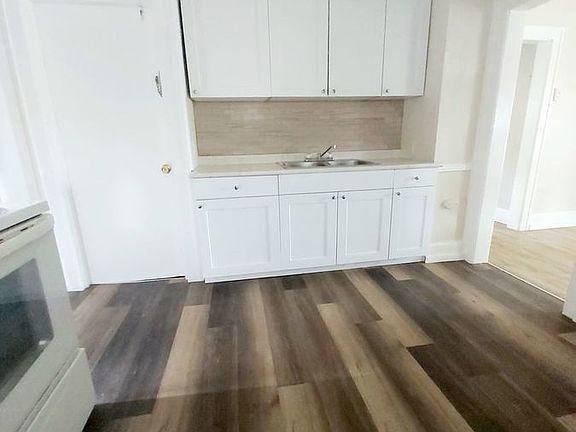 4th image of 841 Louis Ave #841