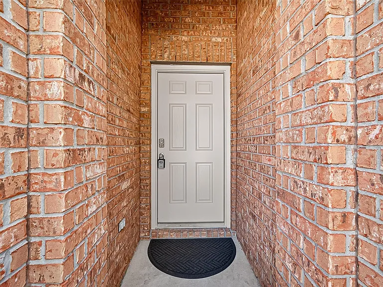 6014 Namika St — Photo 4