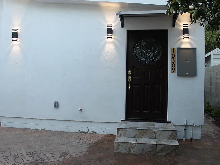 10309 Newhome Ave — Photo 3
