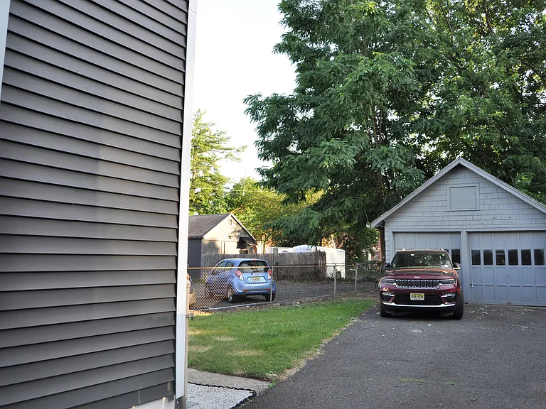 107 Winslow Pl #2 — Photo 3