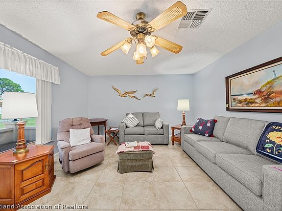 5th image of 1611 Prospect St