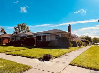 6104 Highview St, Dearborn Heights, MI 48127