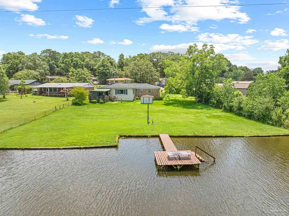6213 E Shore Dr, Pensacola, FL 32505