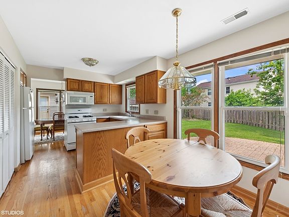 5th image of 74 Wakefield Ln