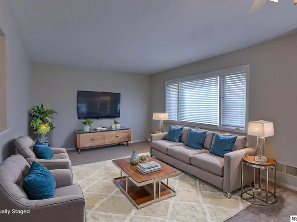 5022 Aspen Dr, Bellevue, NE 68157