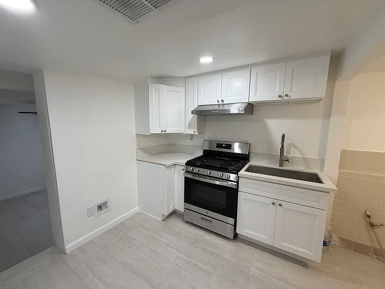 730 W Citrus St — Photo 2