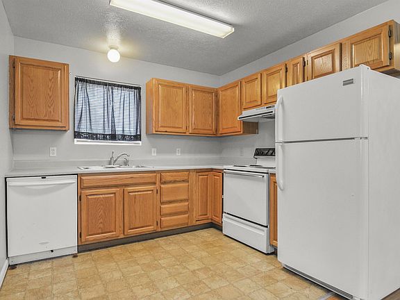 2nd image of 1404/1406 W Division St