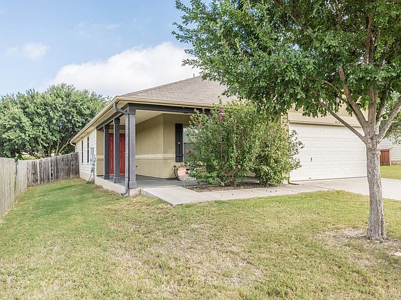Cute little front porch area
