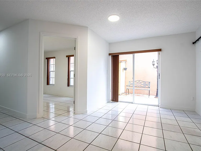 16227 SW 139th Ct — Photo 5