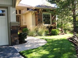 19595 Blue Lake Loop, Bend, OR 97702