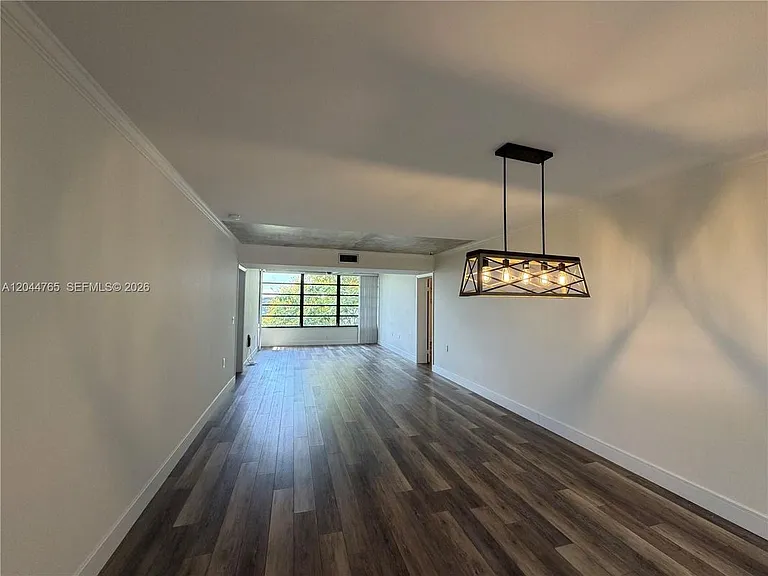 1705 Whitehall Dr #403 — Photo 2