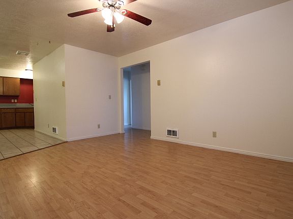 4th image of 2110 Meppen Dr
