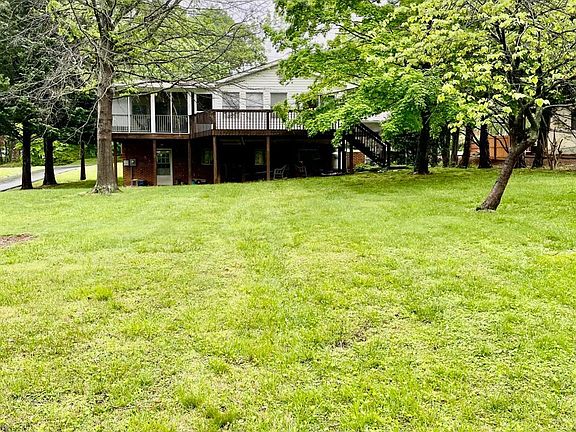 3rd image of 1523 Newton Cir