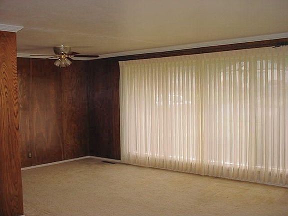 3rd image of 4039 E C St
