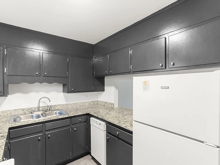 3200 Hillside Ave — Photo 60