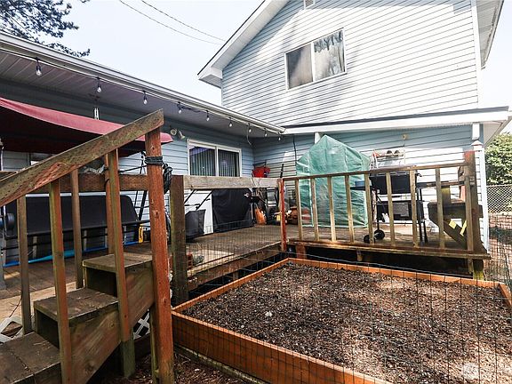 4th image of 1207 W Perry Street