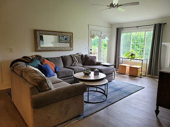 4th image of 9850 Regatta Dr Unit 303