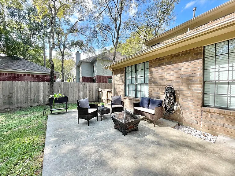 7 Windledge Pl — Photo 46