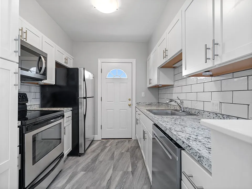 16 Windsor Rd #3