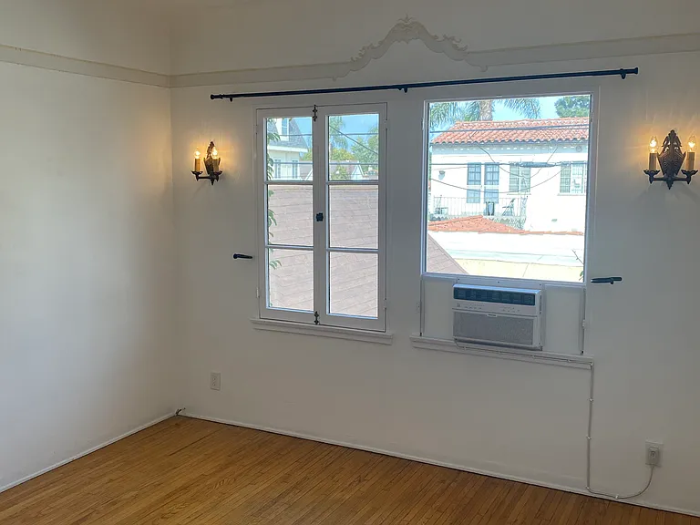 200 S Fuller Ave #4 — Photo 11