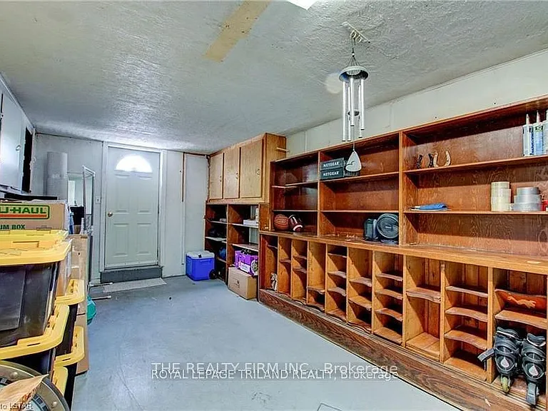 130 Appel St — Photo 32