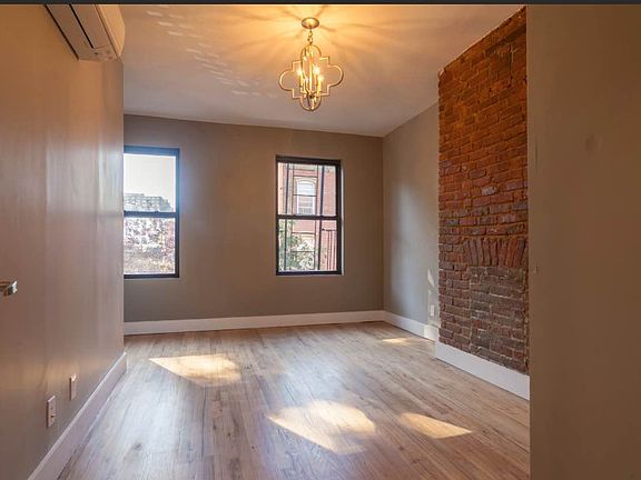 3rd image of 161 Taaffe Pl APT 1A