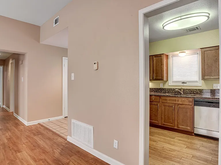 The Tuscany Apartments — Photo 11