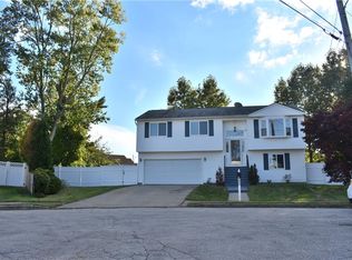 30 Serenity Ct, Warwick, RI 02888