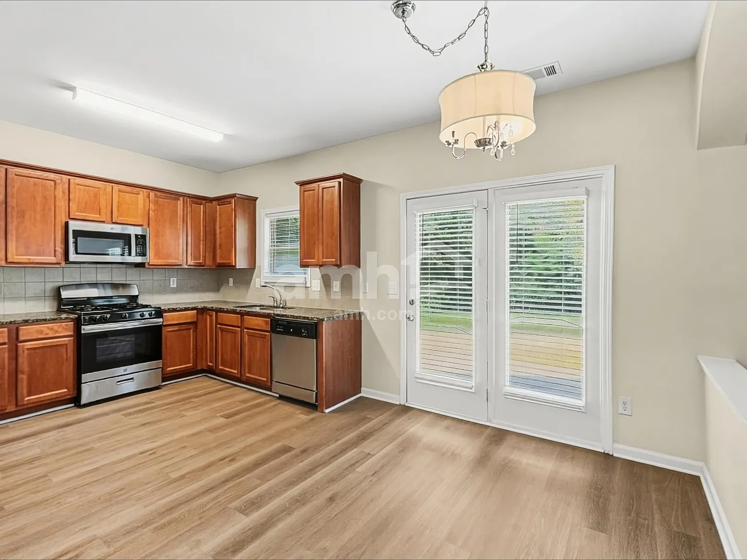 4 bed, 2.5 bath, 2195 sqft, $2,510 — Photo 4