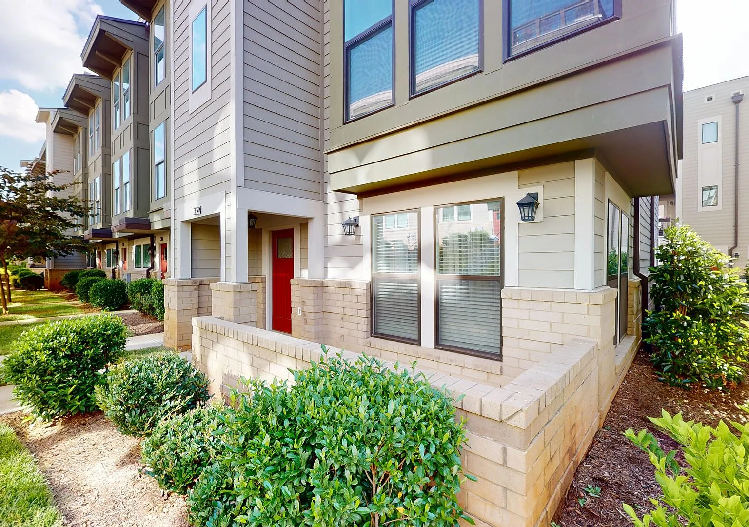 324 Uptown West Drive — Photo 2