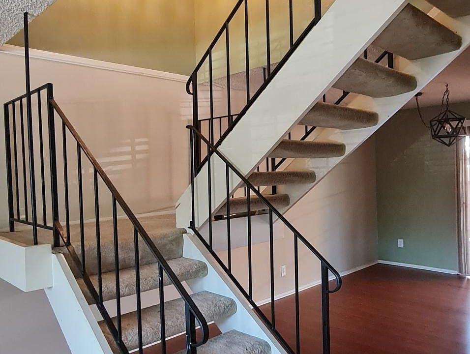 1st image of 6549 Donegal Dr