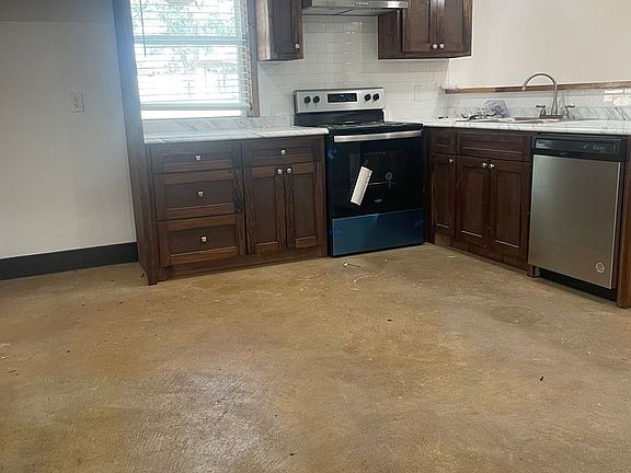 4th image of 1017 Deer Glade Ln
