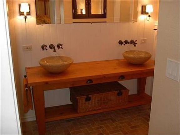 Vessel sinks