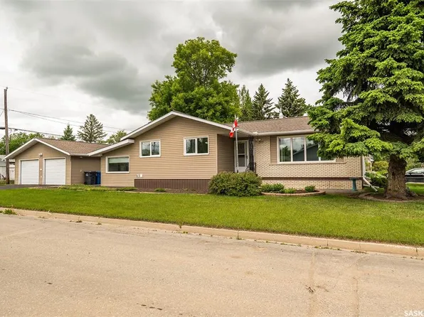 217 8th STREET E, Wynyard, SK S0A 4T0