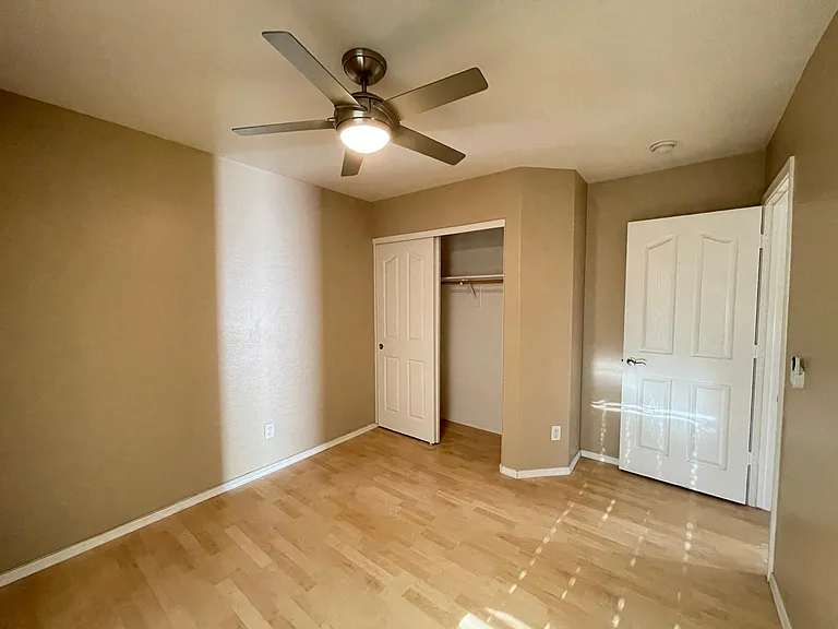 402 E Jasper Dr — Photo 15