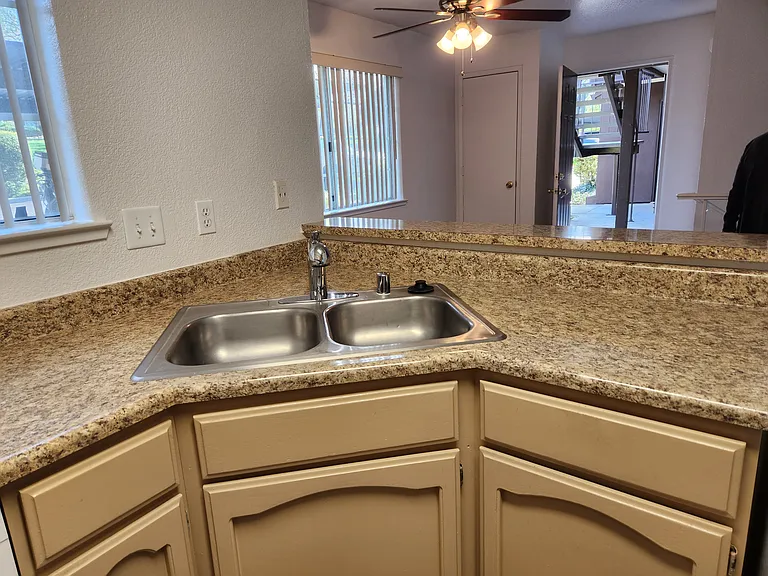 River Knolls Apartment — Photo 47
